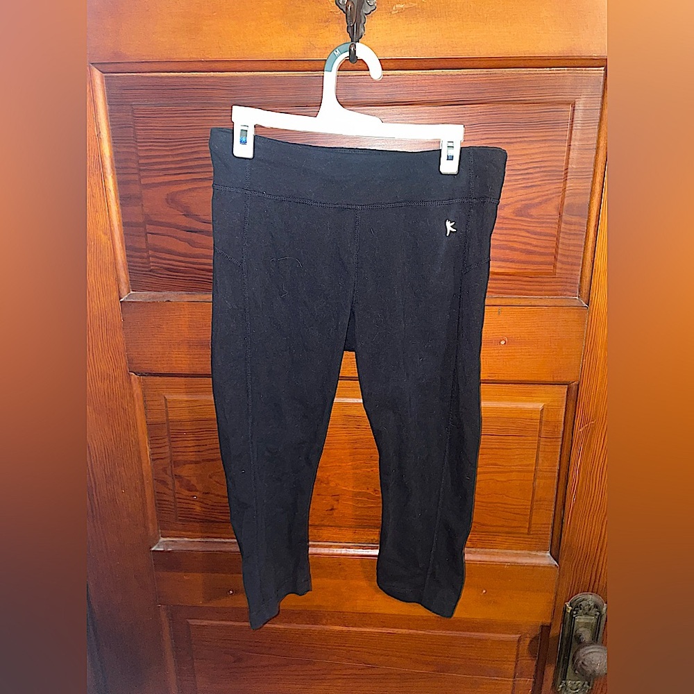 Danskin Black Crop Workout Leggings *make offers* - Picture 2 of 5